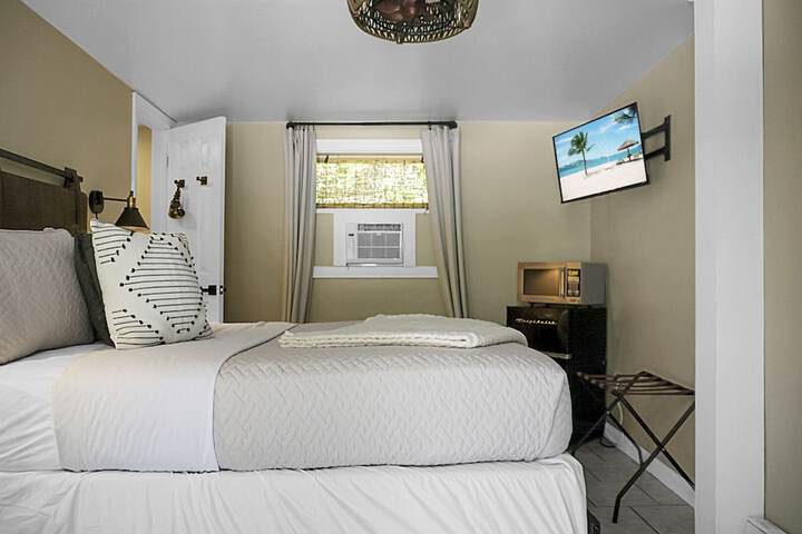 Room 28 of 112