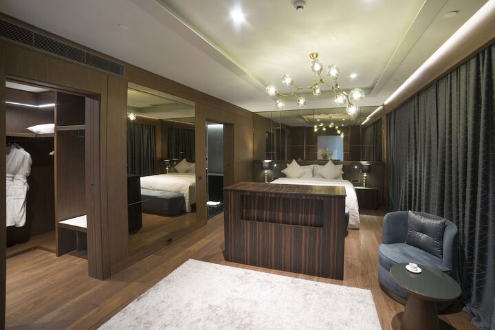 Room 28 of 202