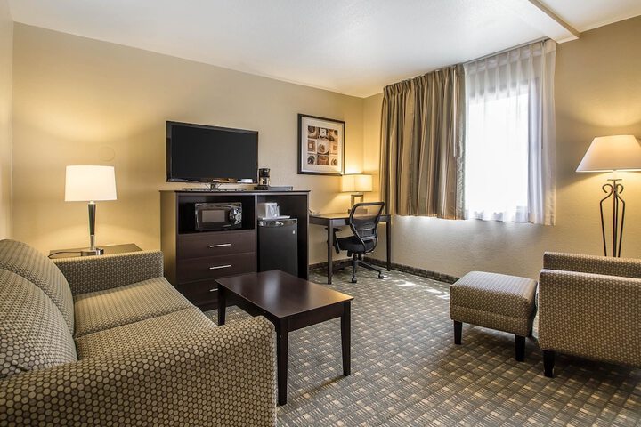Room 16 of 32