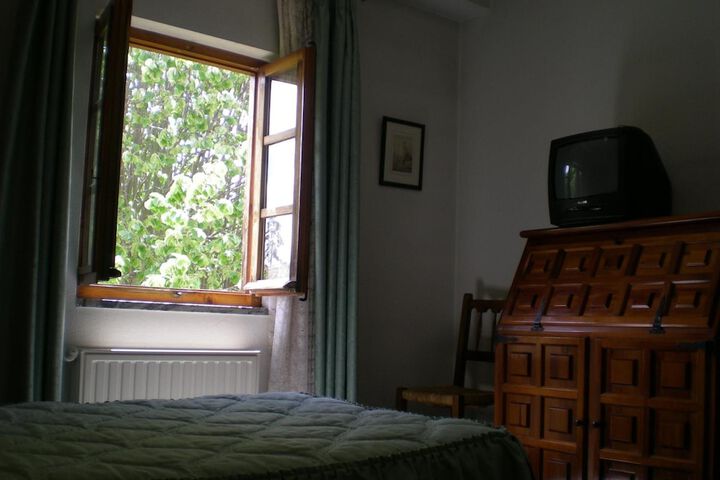 Room 13 of 30