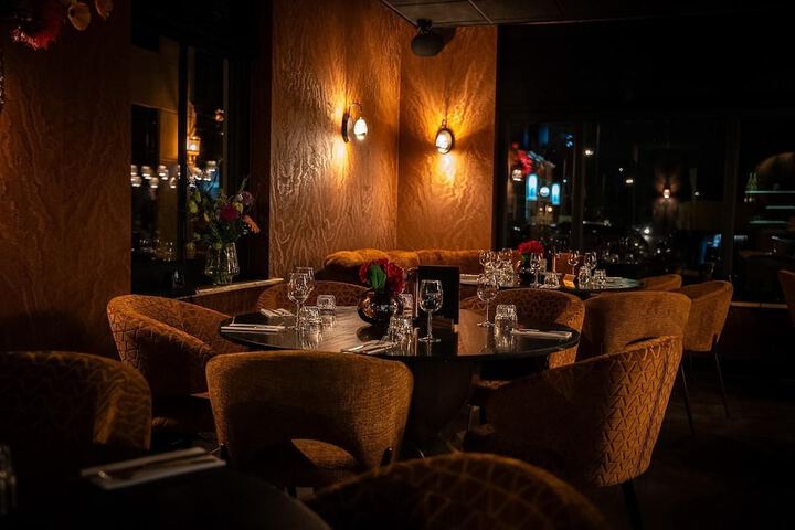 Dining 22 of 34