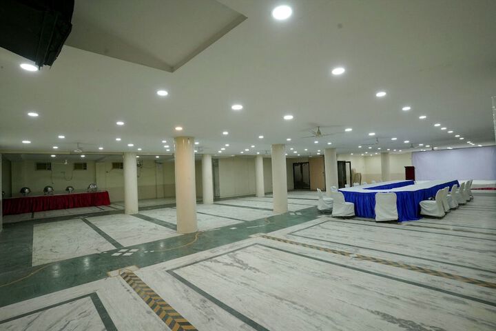Ballroom/Hall 15 of 18