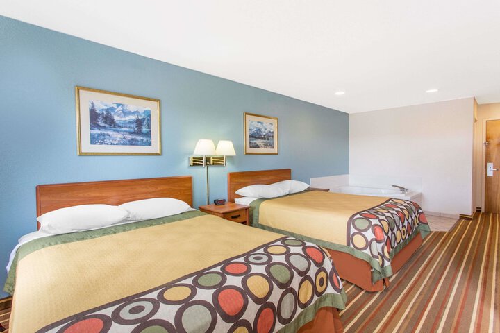 1 Queen Bed Accessible Room (4 of 12)