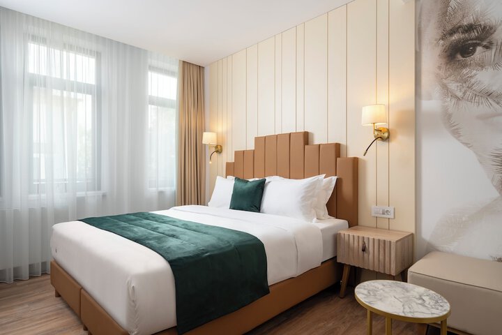 Room 21 of 30