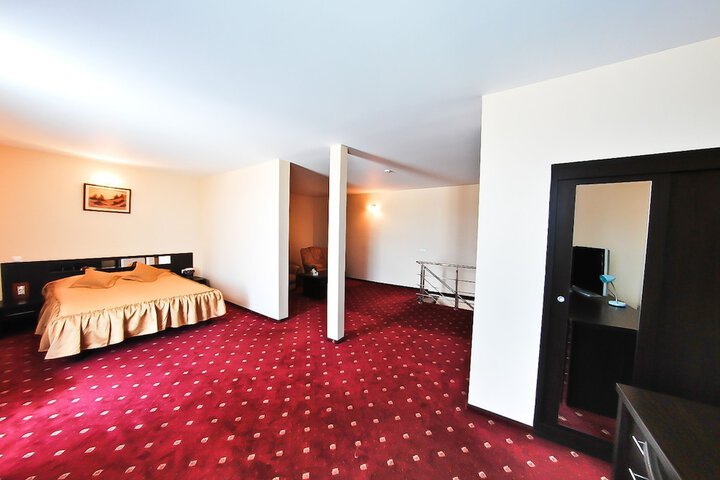 Room 5 of 30