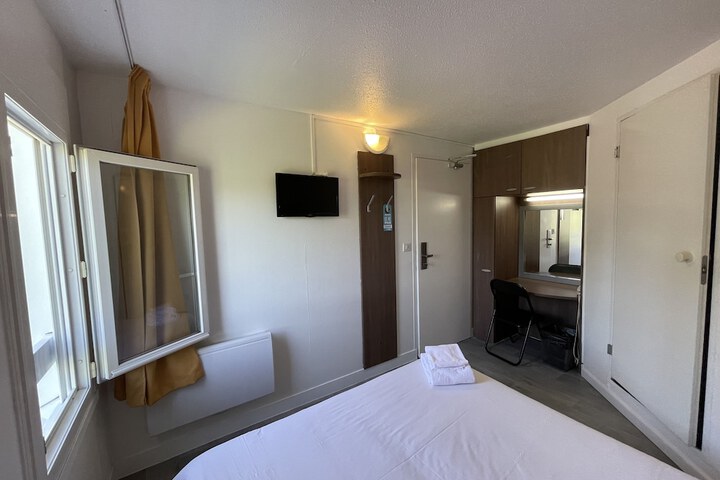 Room 13 of 51