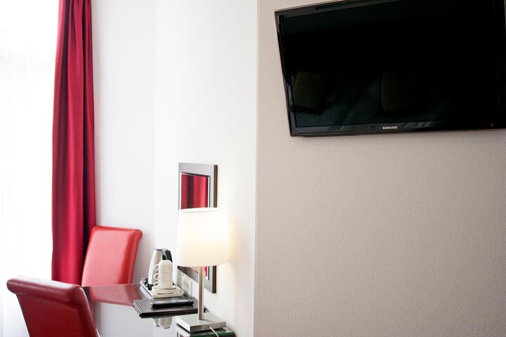 Room 28 of 60