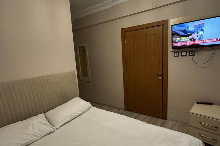 Room 8 of 17