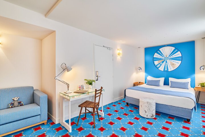 Room 14 of 60