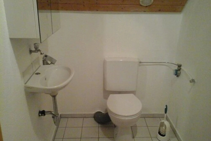 Room 8 of 16
