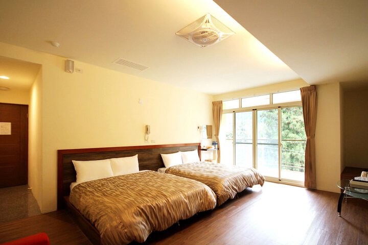 Room 6 of 40