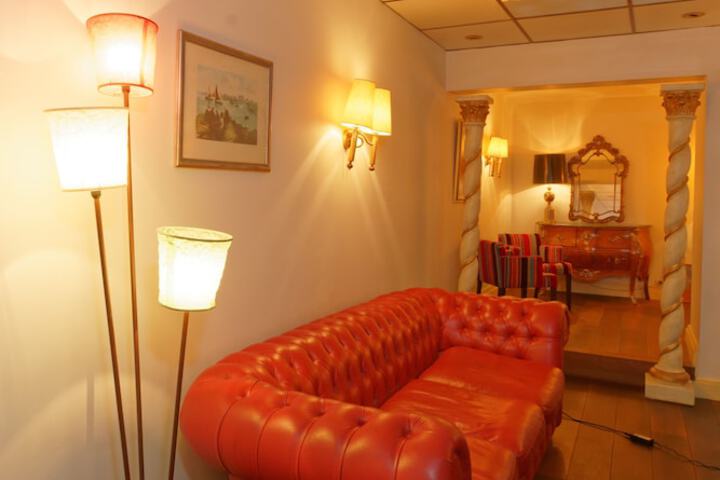 Guest Lobby