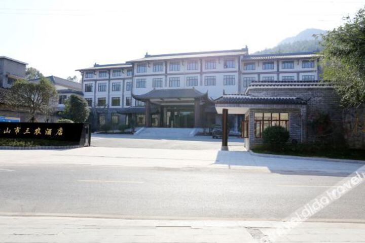 Hotel 8 of 33