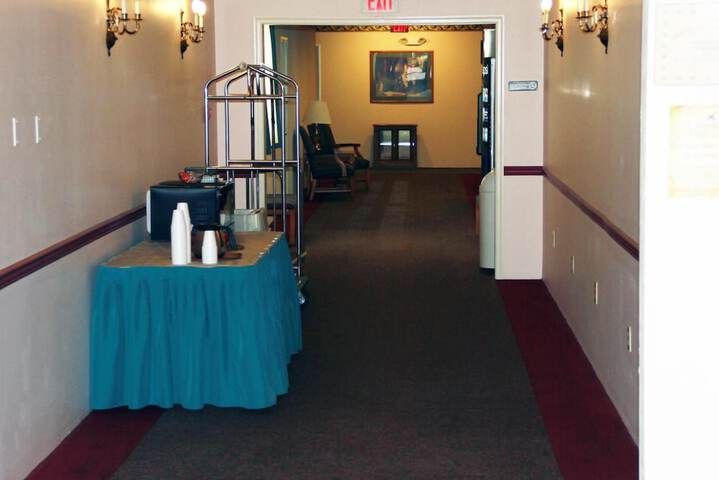 Business Center 18 of 25
