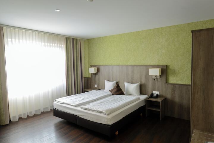 Room 36 of 79