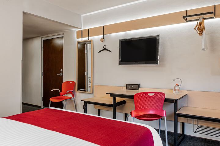 Room 28 of 97
