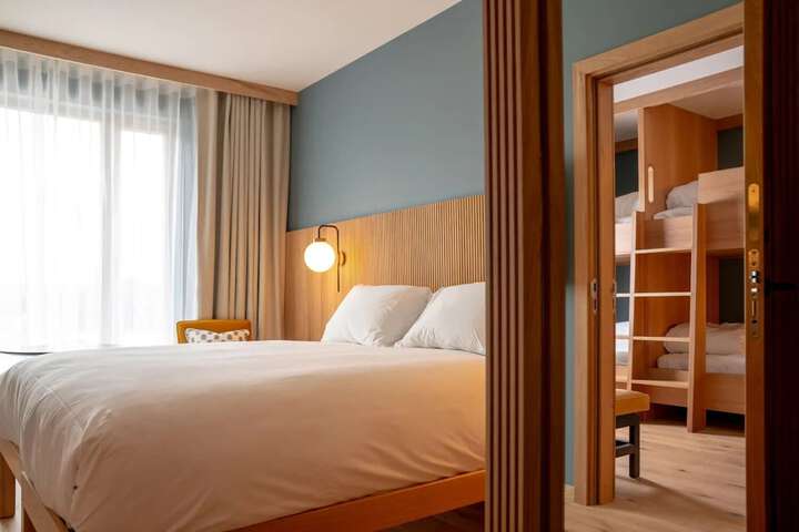 Room 25 of 62