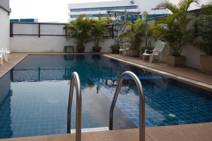 Hotel Entry