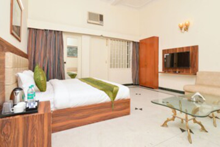 Room 21 of 29