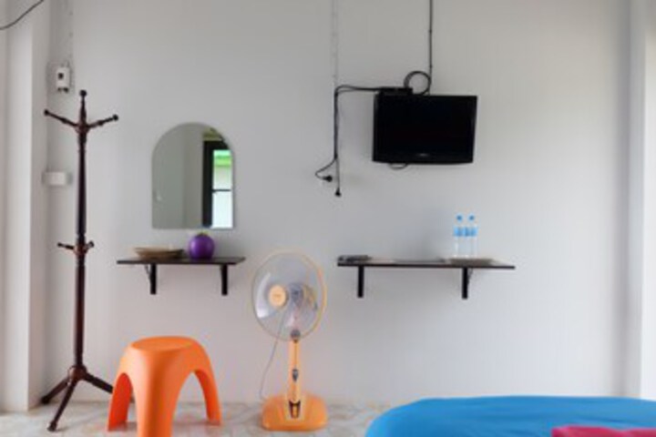 Room 13 of 22
