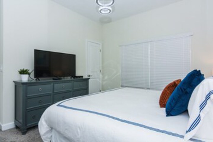 Room 52 of 62
