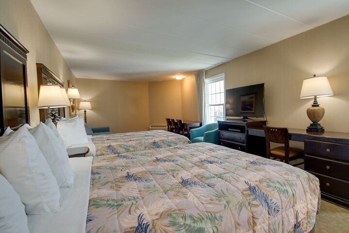 Standard 2 Queen Beds City View No Balcony (28 of 51)