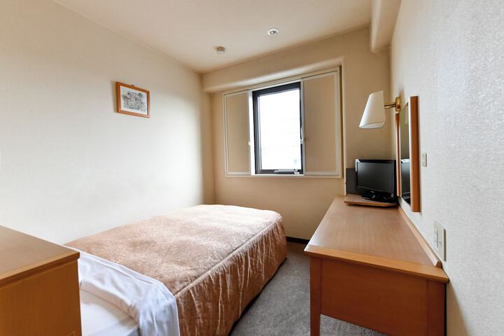 Room 13 of 24
