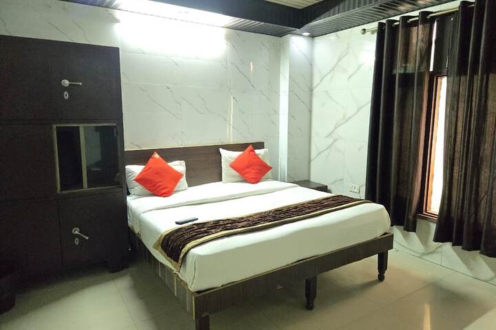 Room 5 of 22