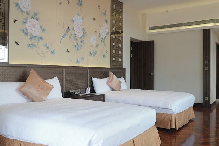 Room 17 of 82