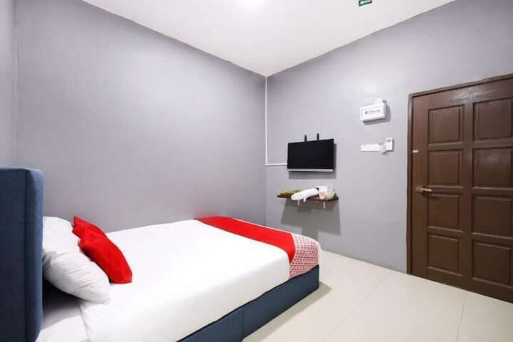Room 9 of 20