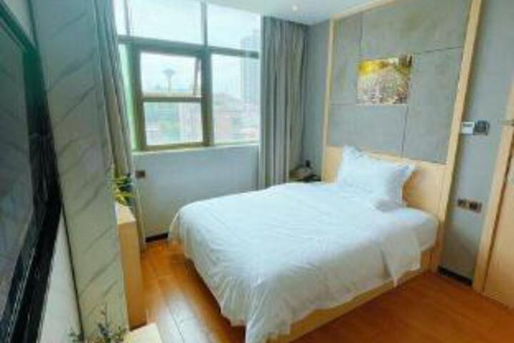 Room 6 of 6