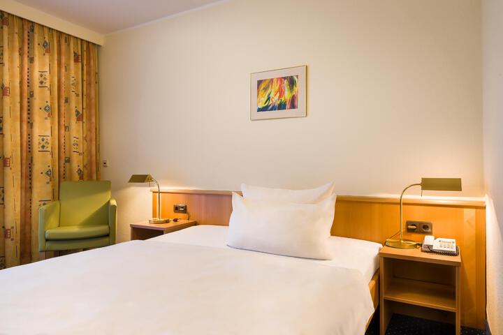 Room 1 of 110