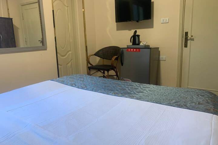 Room 27 of 41