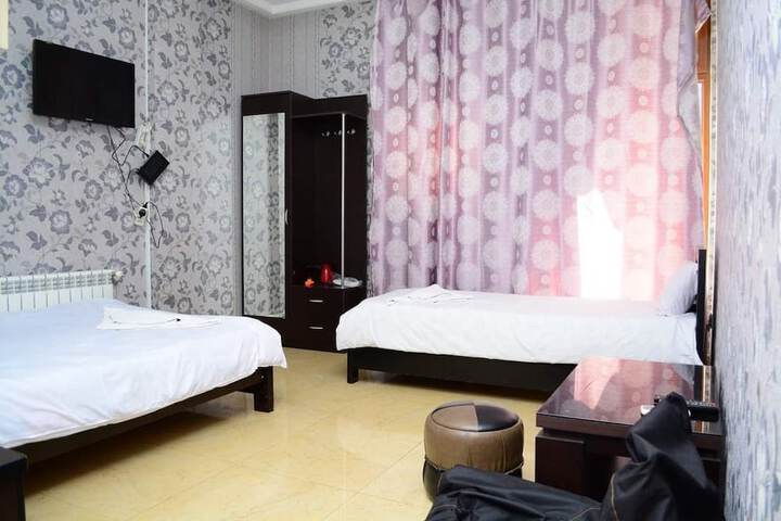 Room 13 of 26