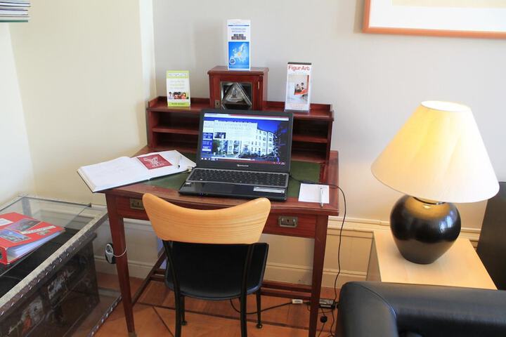 Business Center 50 of 58