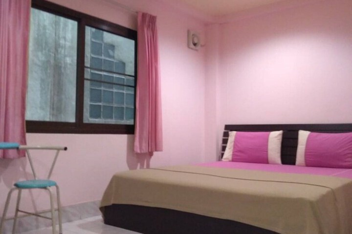 Room 10 of 31