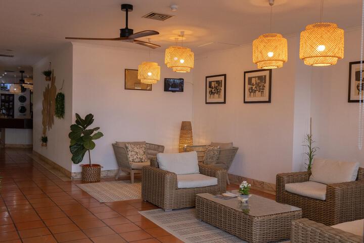 Hotel Interior 22 of 128