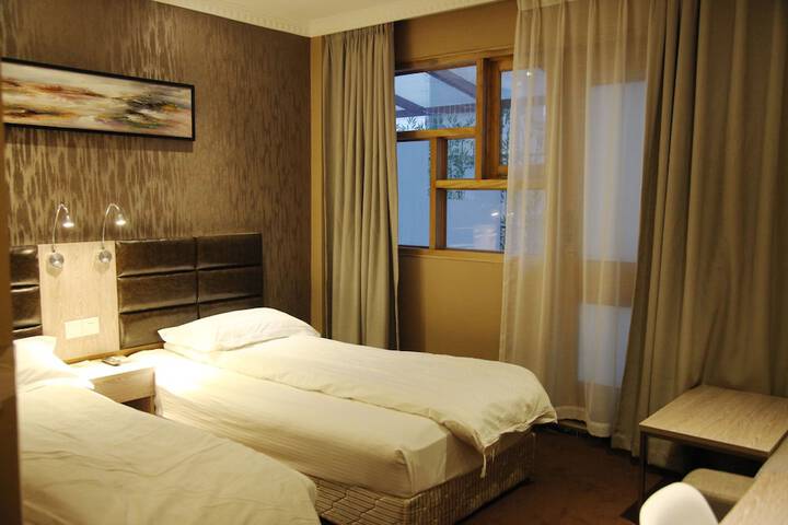 Room 50 of 90