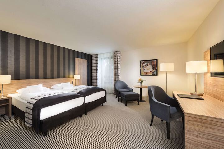 Room 19 of 48
