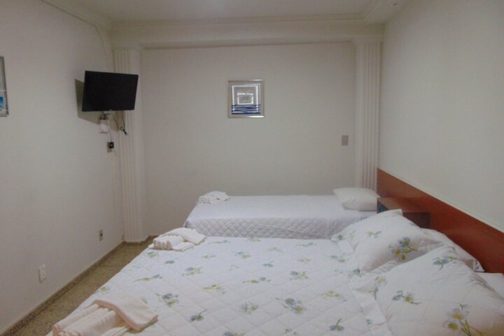 Room 13 of 23