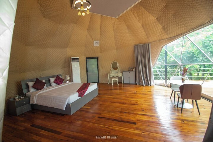 Room 3 of 151