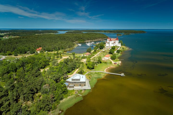 Exterior of Naturum Vänerskärgården - Victoriahuset