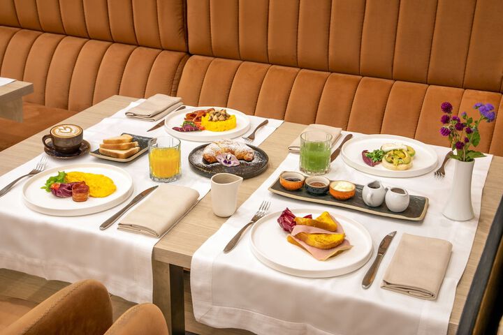 Breakfast/Coffee Service 269 of 289