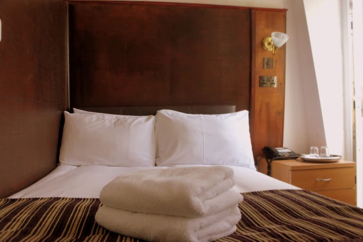 Room 37 of 127