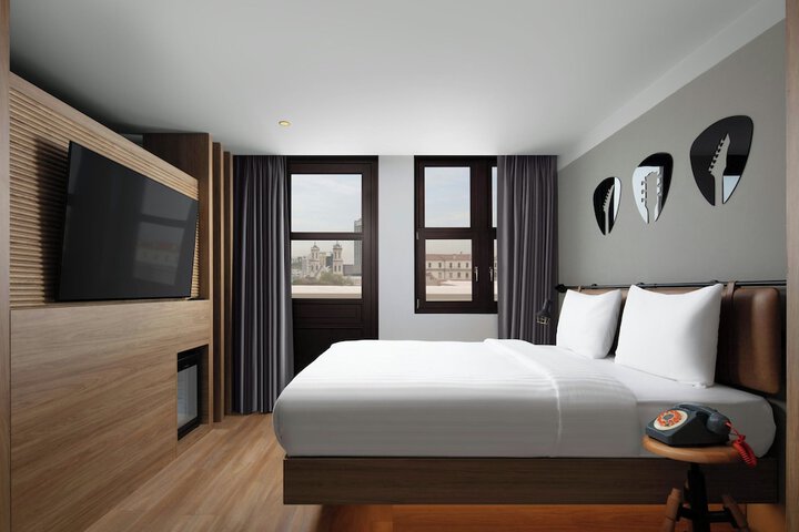 Room 26 of 54