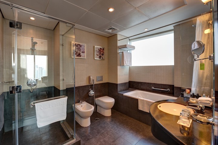Room 46 of 103