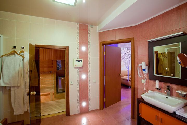 Room 46 of 99