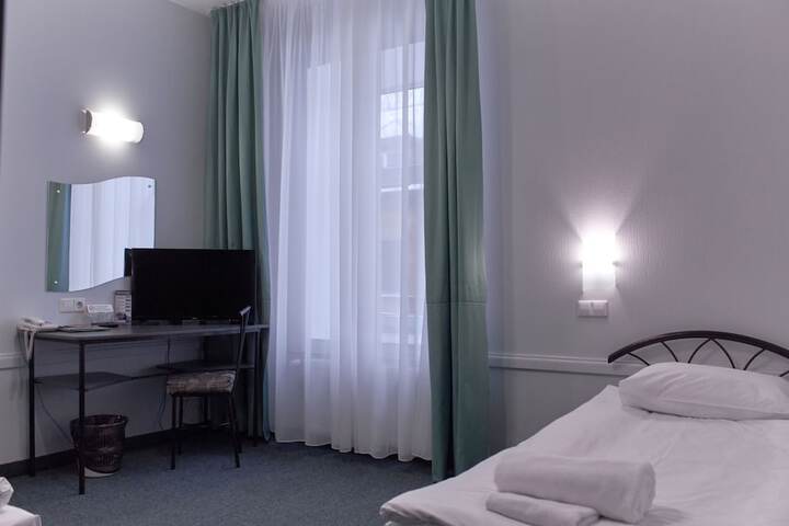 Room 33 of 45