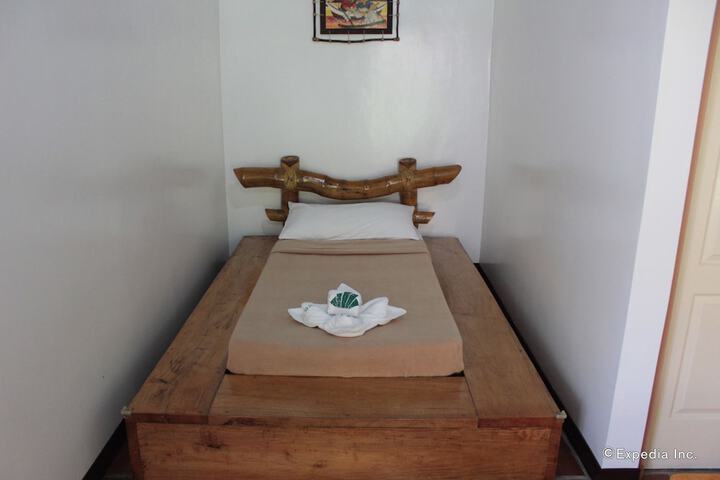 Room 7 of 34