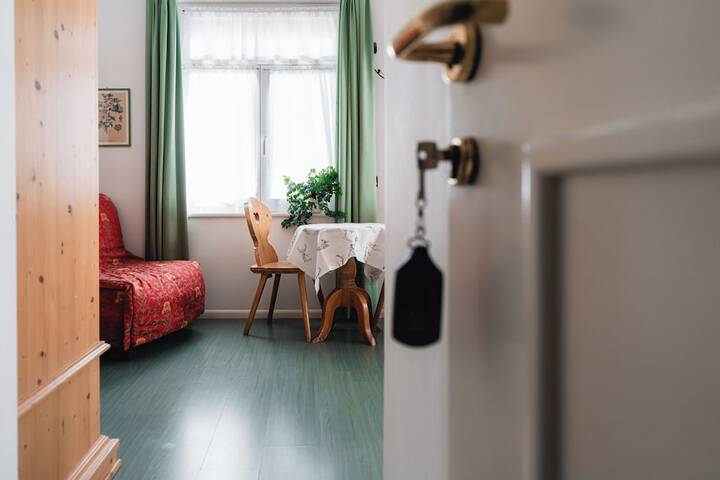 Room 25 of 125